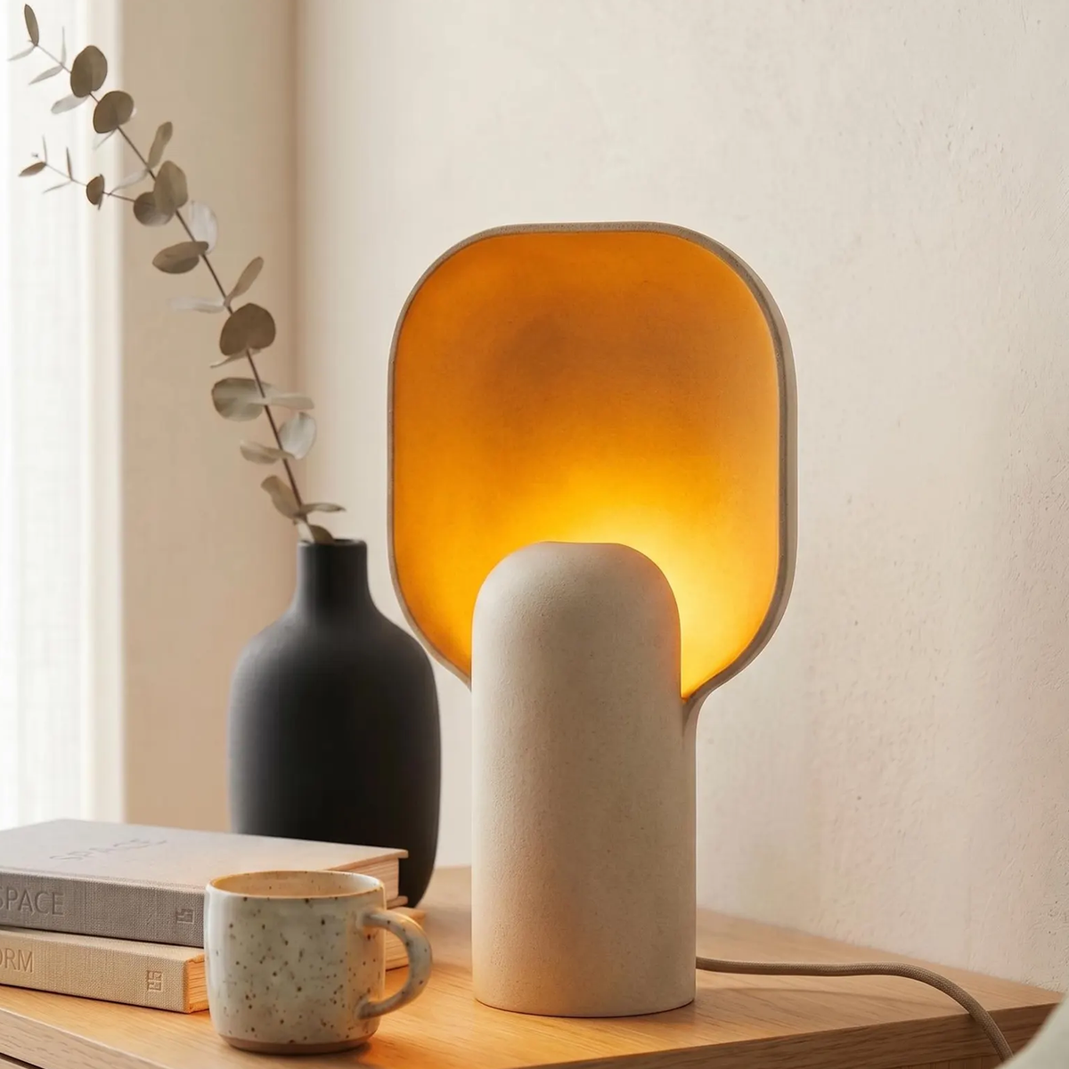 Lampe de table sculpturale minimaliste, lumière ambiante chaude design géométrique
